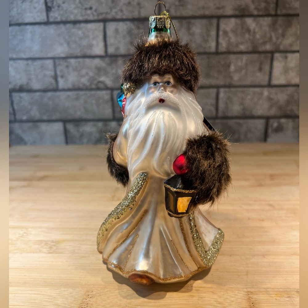 Robert Stanley Home Collection Santa w/Fur Cap and Cuffs Carrying Lantern & Tree